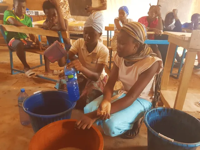 Former la Jeunesse à la Fabrication de Savon et de Pommade Bio : Un Pas vers l'Entrepreneuriat — photo 2