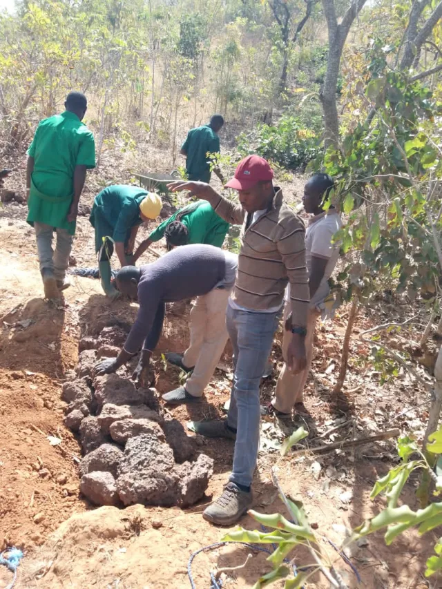 Les Apprenants du CFEA en Action : Traitement des Ravines sur un Site de 8 hectares — photo 2