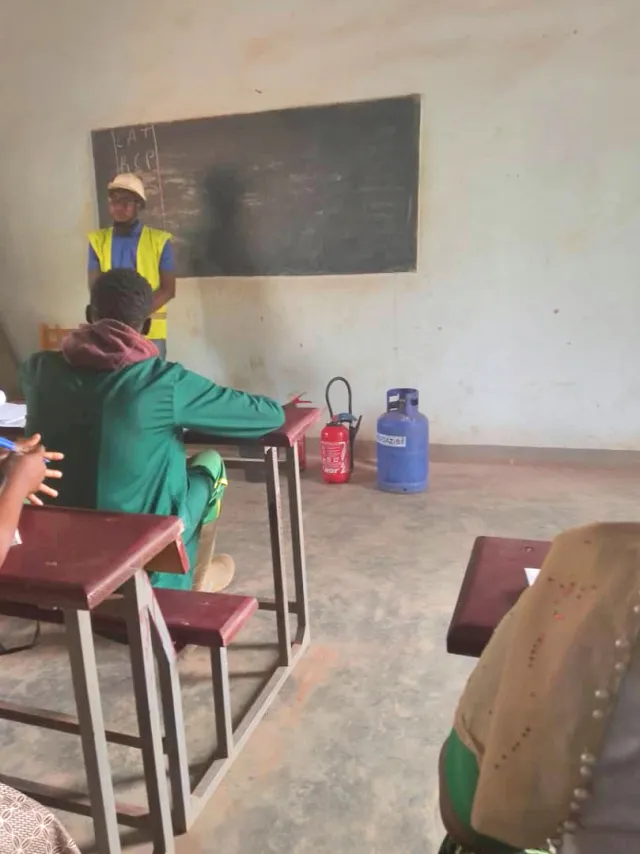 Les apprenants du entre de formation entreprenariat agricole CFEA en pleine formation en sécurité incendie et secourisme — photo 4