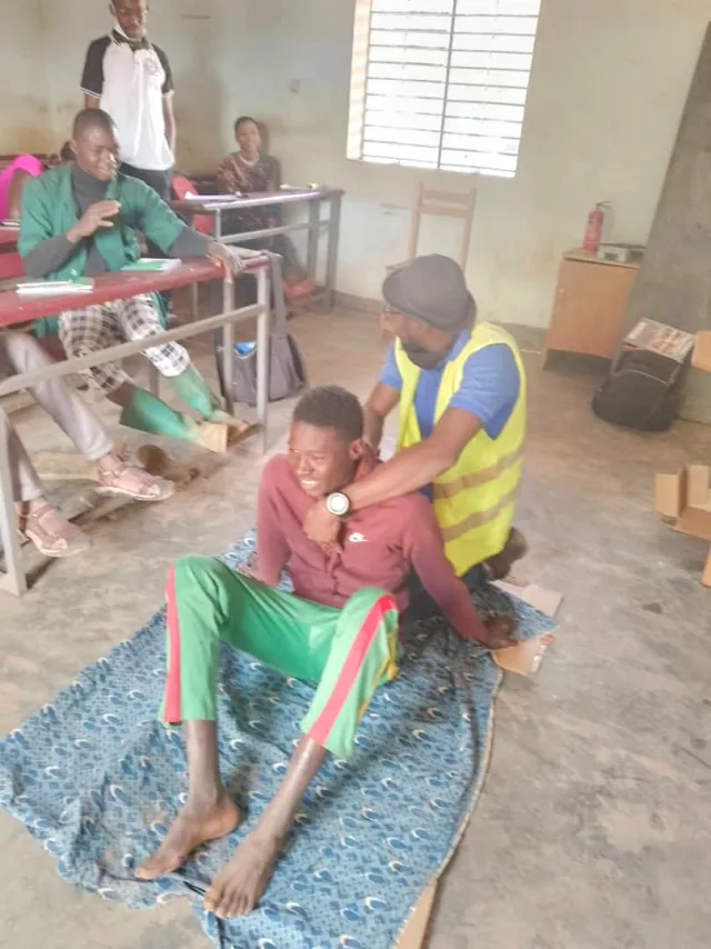 Les apprenants du entre de formation entreprenariat agricole CFEA en pleine formation en sécurité incendie et secourisme — photo 5