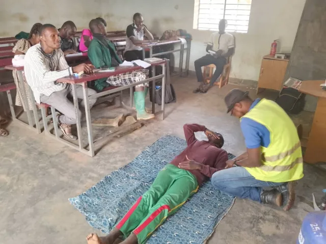 Les apprenants du entre de formation entreprenariat agricole CFEA en pleine formation en sécurité incendie et secourisme — photo 6