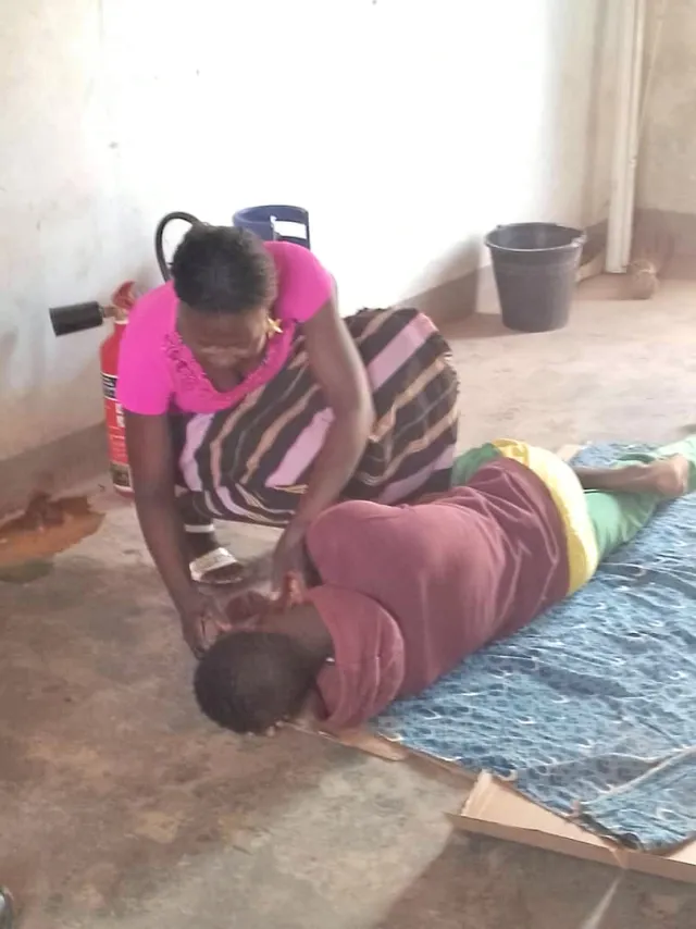 Les apprenants du entre de formation entreprenariat agricole CFEA en pleine formation en sécurité incendie et secourisme — photo 7
