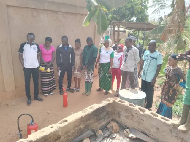 Les apprenants du entre de formation entreprenariat agricole CFEA en pleine formation en sécurité incendie et secourisme — photo 8