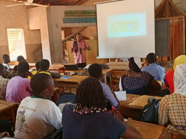 Formation en entreprenariat bara sira au profit des bénéficiaires du CDEJ BF 0463. — photo 2